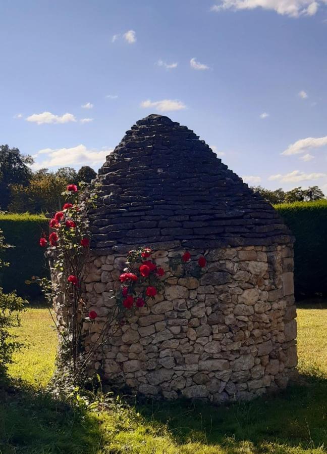 Gites Le Clos De Lamie Avec 2 Piscines Privees Fossemagne Exterior foto