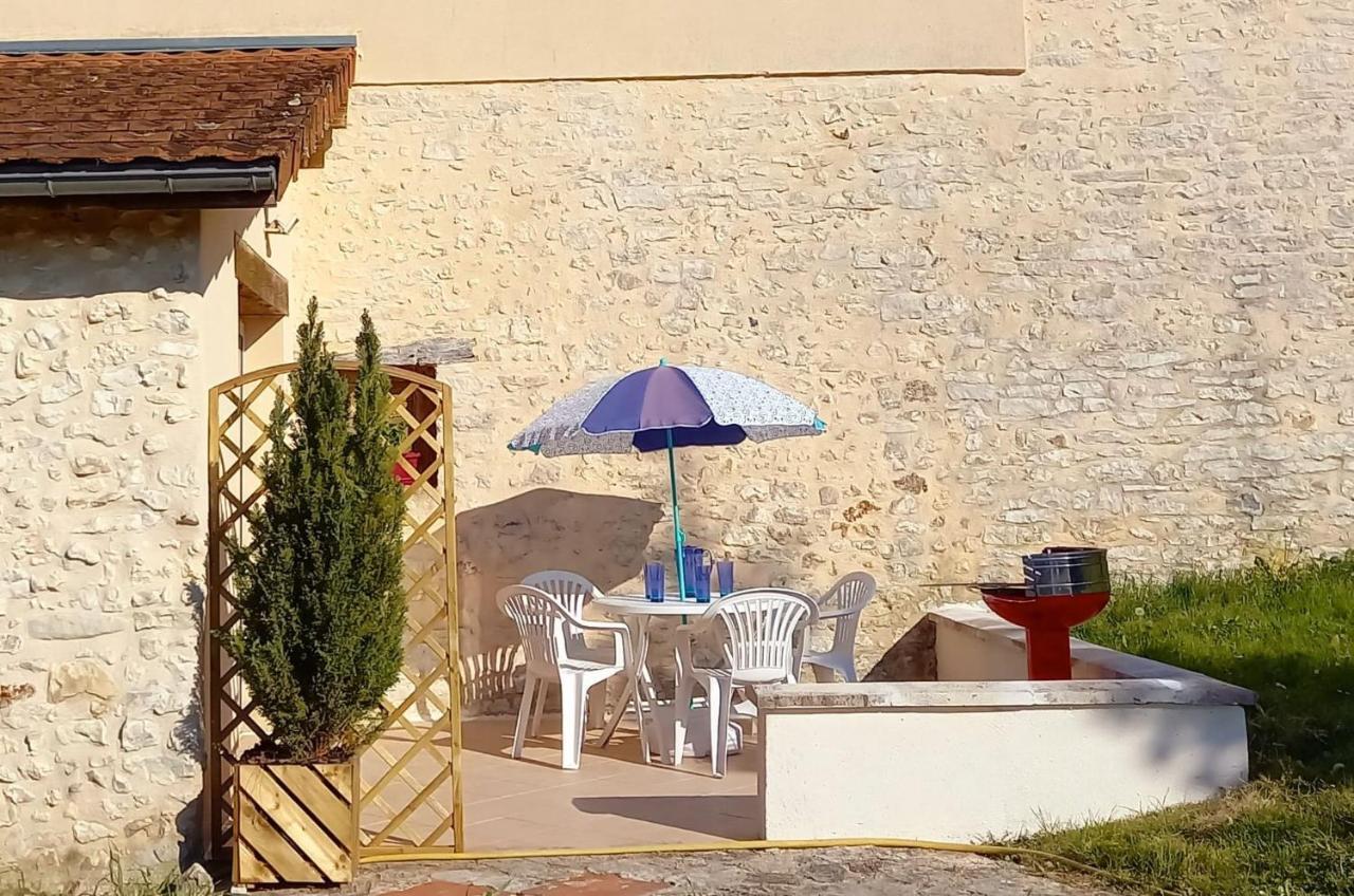 Gites Le Clos De Lamie Avec 2 Piscines Privees Fossemagne Exterior foto